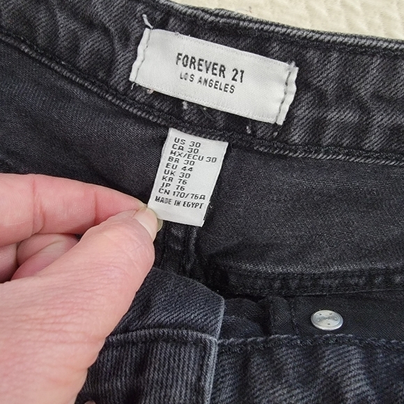 Forever 21 High Waist Black Cut off Denim Jeans Shorts Size US 30 - Picture 8 of 10